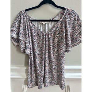 Low Price! LOFT Flutter Sleeve V-Neck Floral Top – Size M
